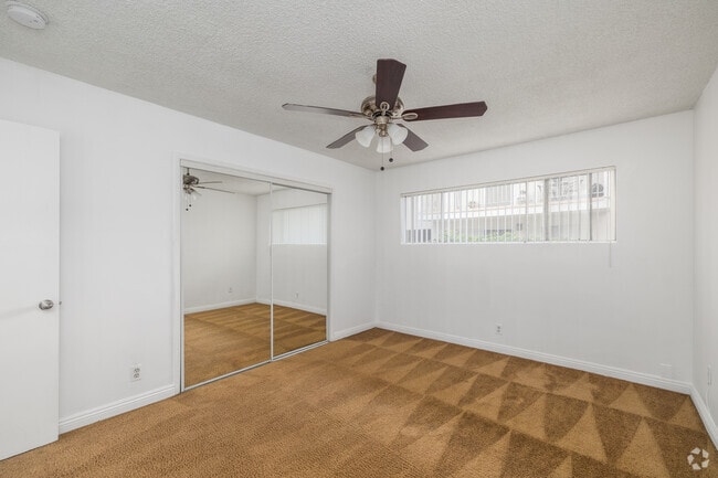 1BR, 1BA - 729SF - Bedroom