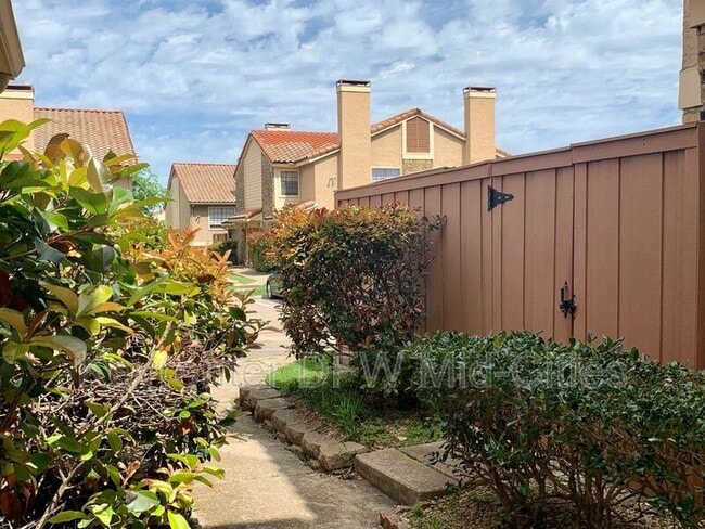 Photo - 2623 Piedras Dr