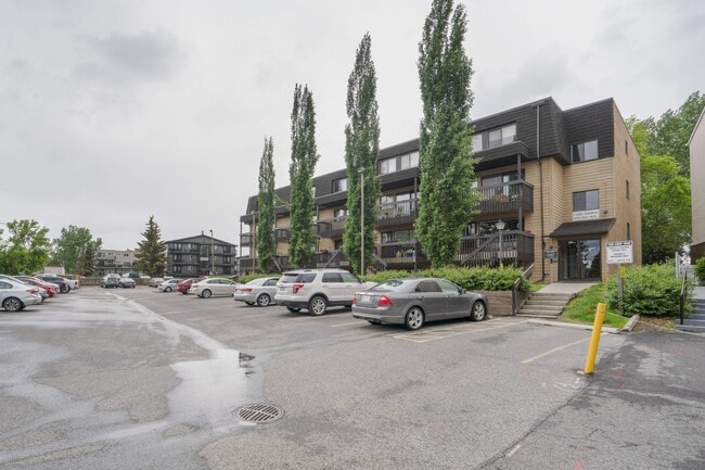 Photo - 3519-3519 49 St NW