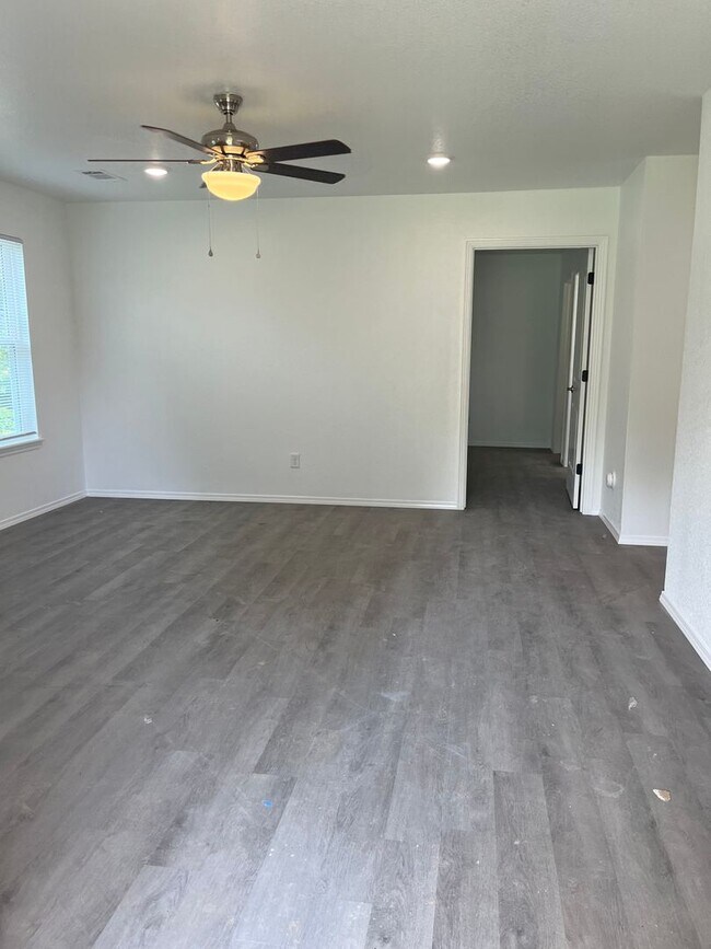 Photo - COX-POPLAR ST Unit B