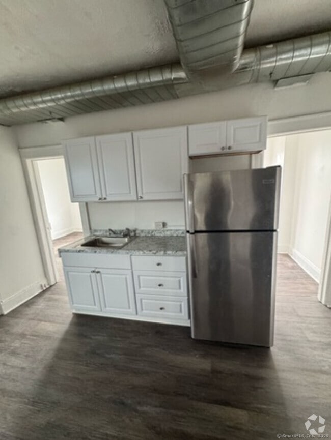 Building Photo - 159 Charles St Unit 8 Rental