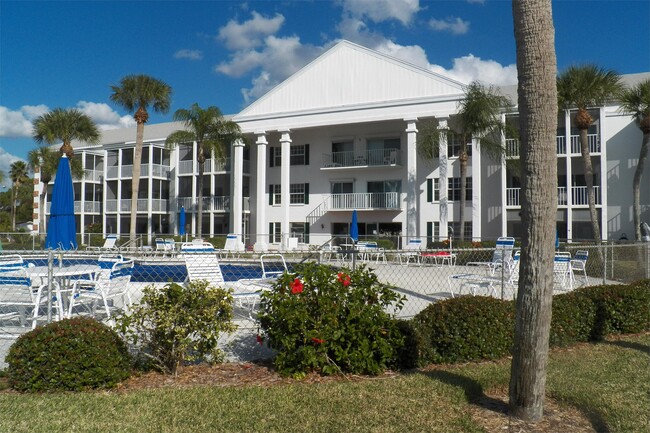 Building Photo - 100 The Esplanade S