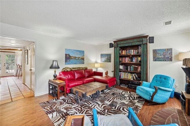Photo - 1053 Riverbend Club Dr SE