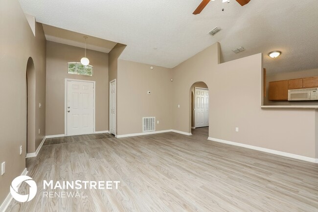 Photo - 977 Vanderbilt Dr