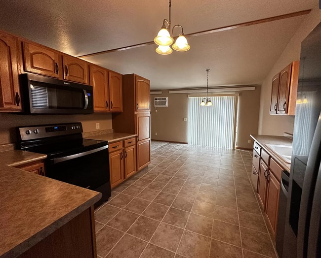 Photo - 405 Sapphire Ln