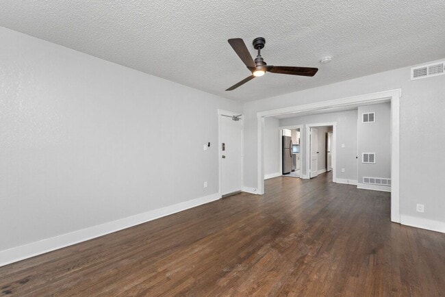 2805 CHARLOTTE