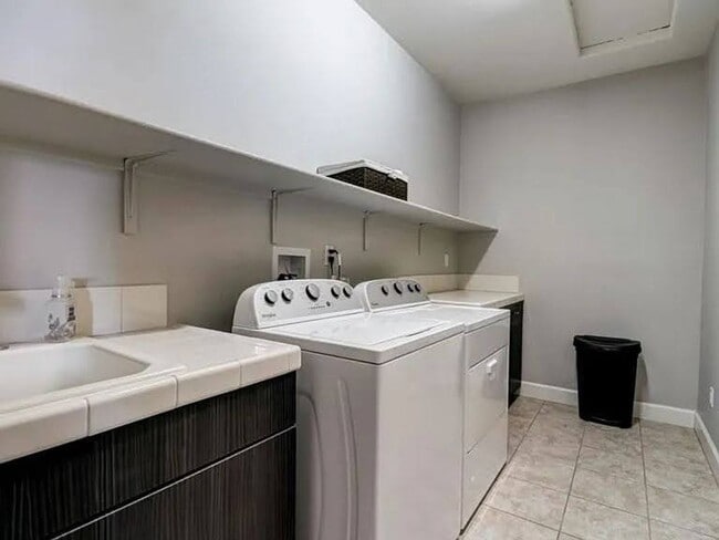 Photo - 445 Adobe Estates Dr