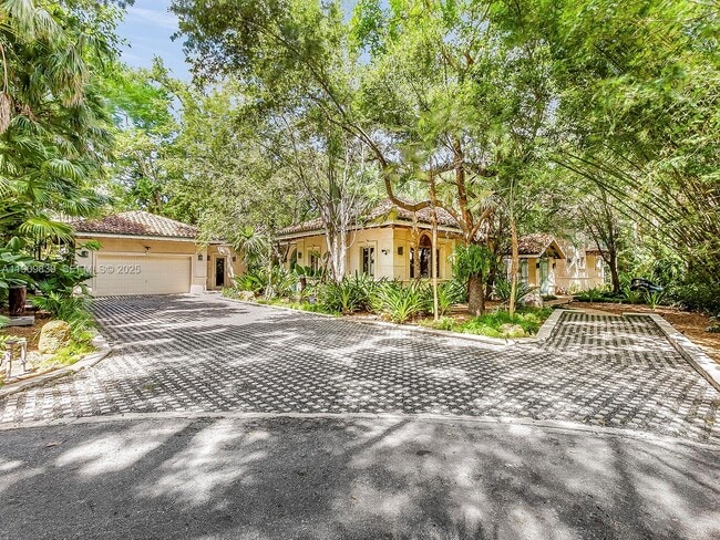 Photo - 3504 Banyan Cir