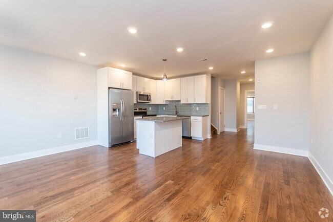 Building Photo - 812 N Uber St Unit 6 Rental