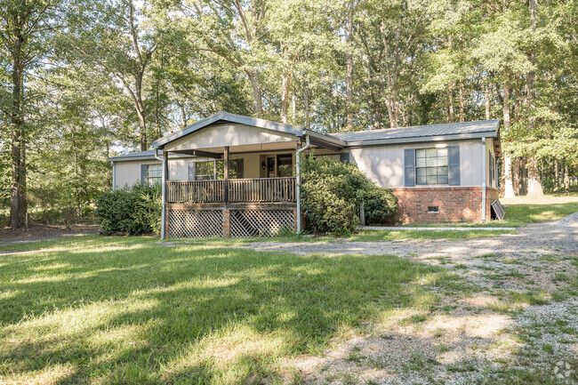 Building Photo - 1808 Sanford Rd Rental