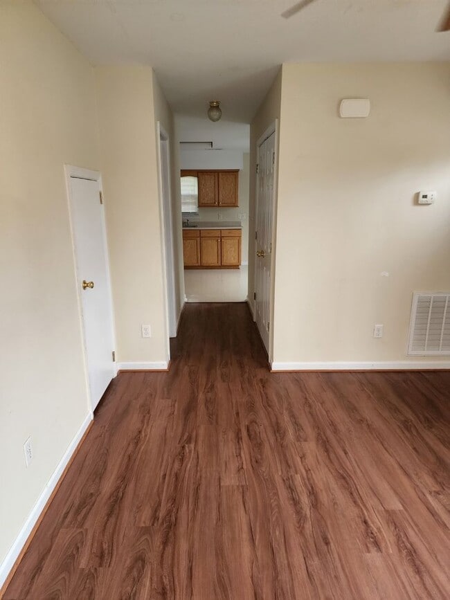 Photo - Spacious 2 Story home in Town - Apply Now ...