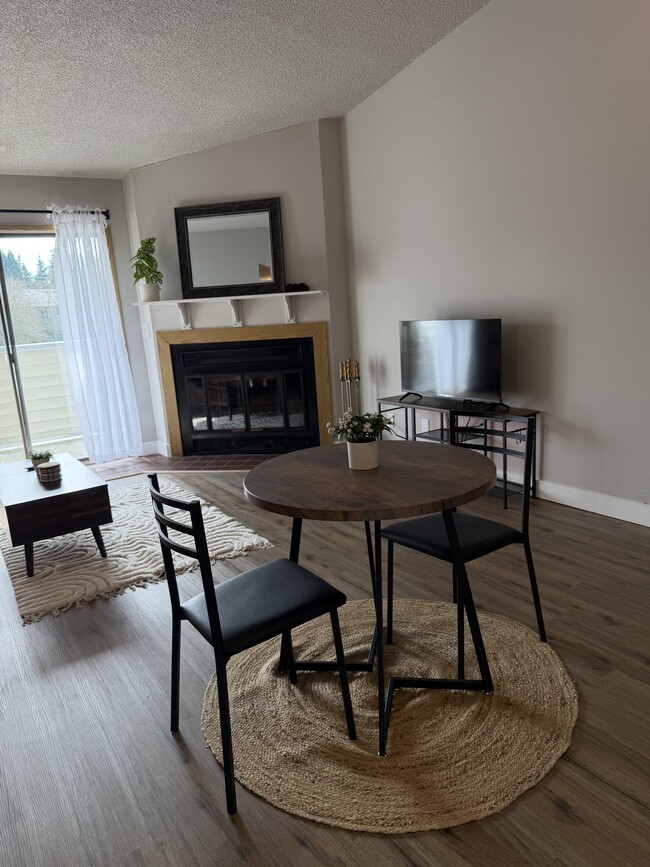 Photo - 11044 SW Greenburg Rd