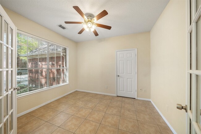 Photo - 123 N Acacia Park Cir