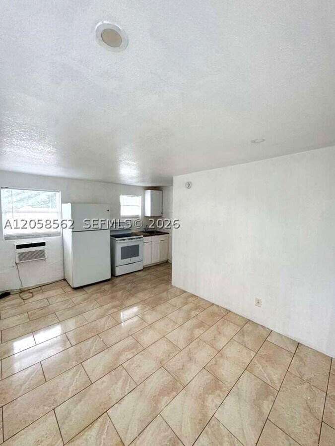 Photo - 485 SW 4th St Unit 11