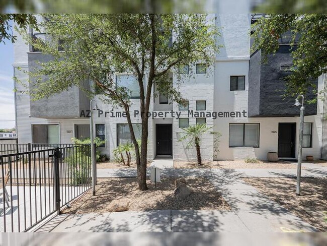 Photo - 7821 N 21st Ave Townhome