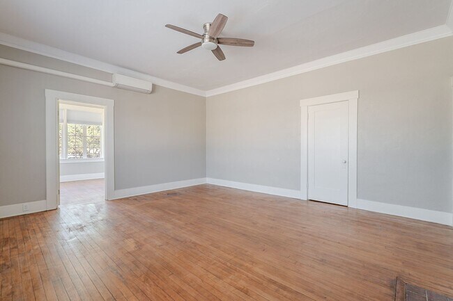Photo - 705 E University Blvd