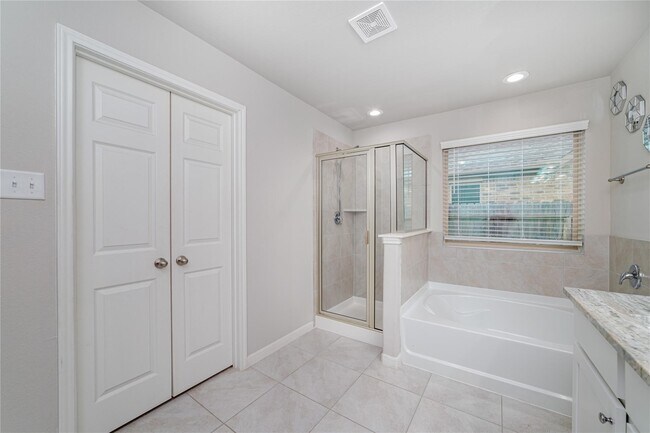 Photo - 24422 Skytrail Dr