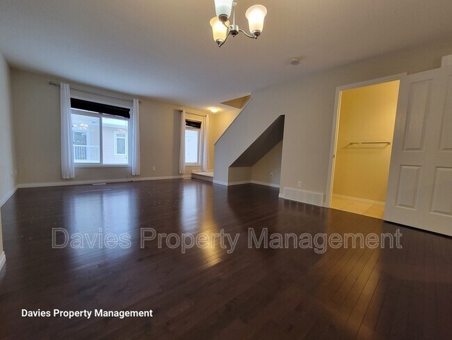 Photo - 1804-1870 70 St SW