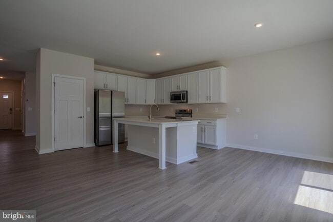 Photo - 79 Spatterdock Rd