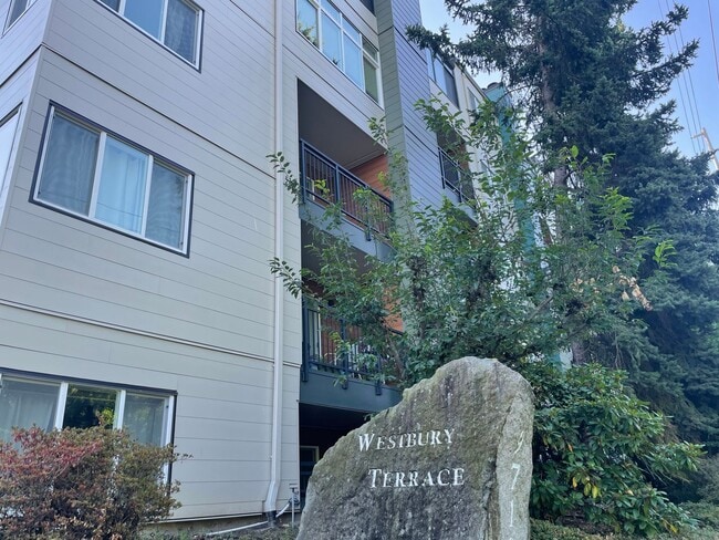 Photo - $500 off 1st months rent!!  Bright and Modern Northgate Condo!