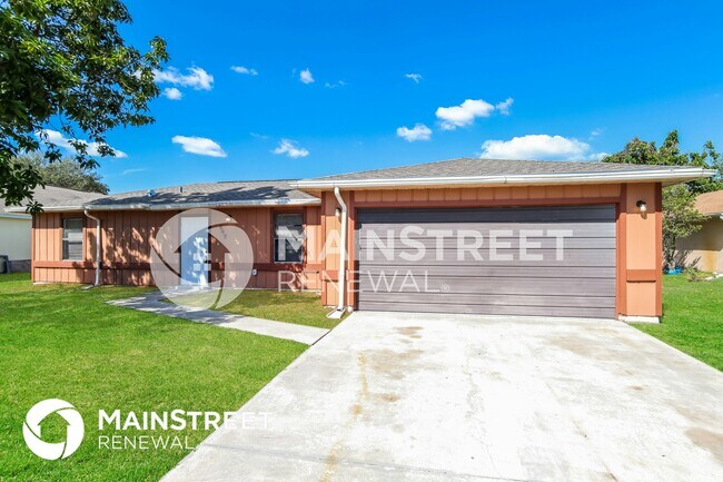 Photo - 647 Pampas St NW