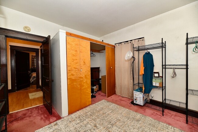 Photo - 1811 Main St