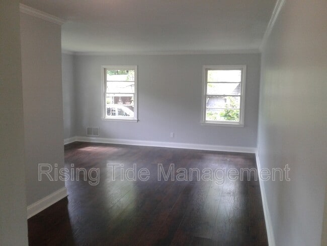 Photo - 948 Hickory Dr
