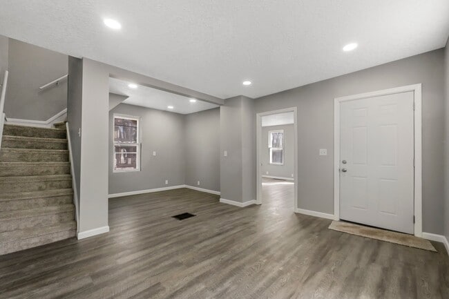 Photo - 607 Riverside Ave