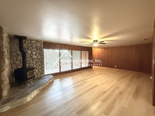 Photo - 1280 Grove Ct
