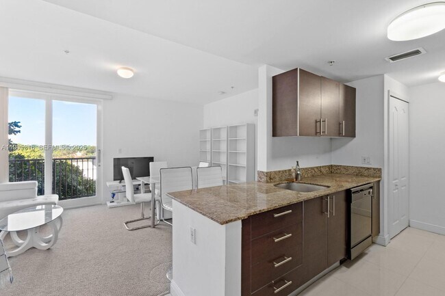 Building Photo - 2701 SW 3rd Ave Unit 502