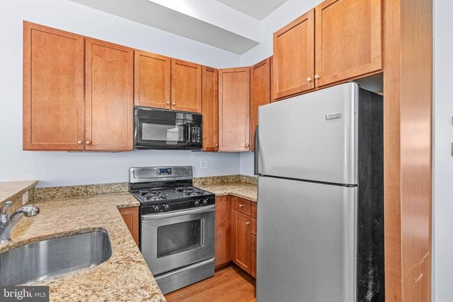 Photo - 1712 W Girard Ave