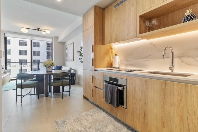 Photo - 11 NE 6th St Unidad 1513