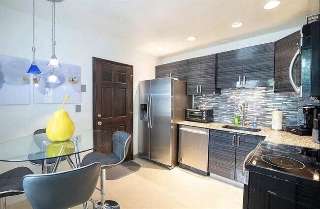 Photo - 1473 NW 10th St Unit 1