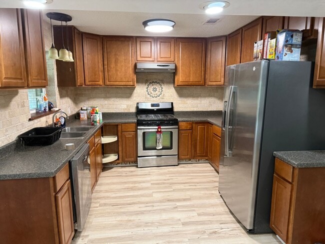 Photo - 1746 Par Rd 7139