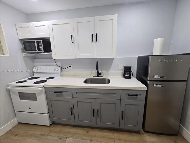 Photo - 845 NW 3rd St Unit B