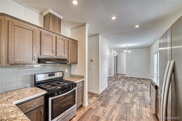 Photo - 904 W 6th St