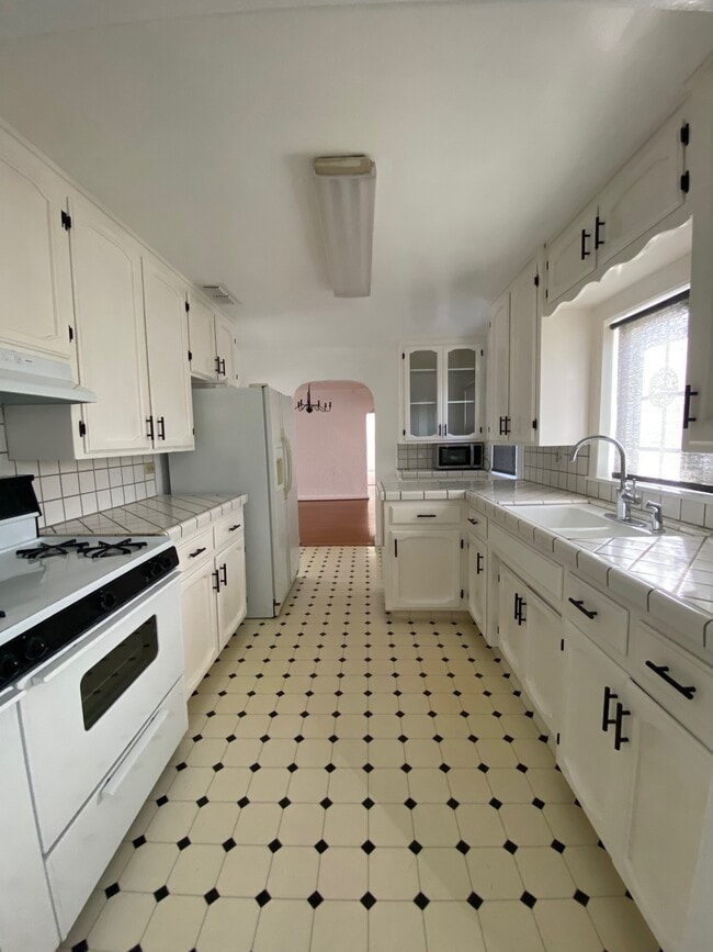 Photo - 5802 Arboga Rd