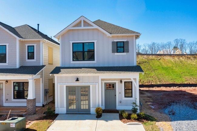 Building Photo - Elevated Rental Home with Community Amenities