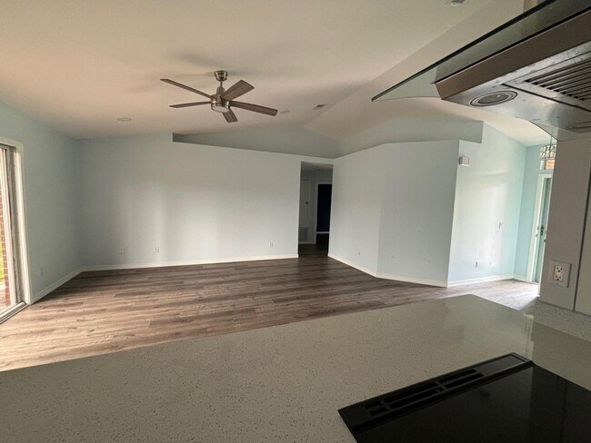 Photo - 1229 Northview Dr