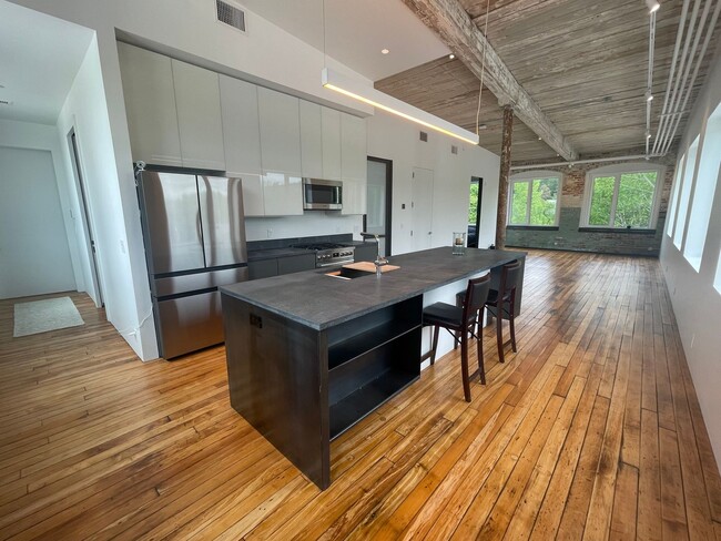 Historic Charm, Modern Luxury, 2 bedroom ... - Historic Charm, Modern Luxury,  2 bedroom ... Condo Unit 310