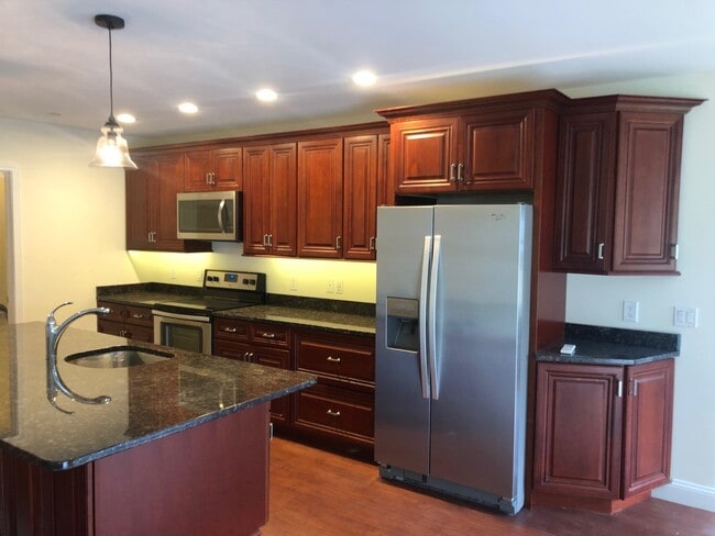 19 Kendall Pond Rd Unit 205
