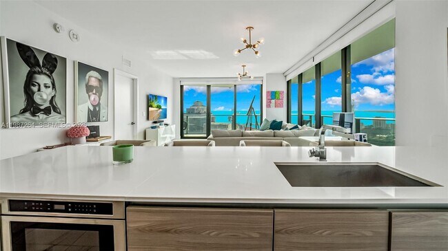 Photo - 1300 S Miami Ave Unidad 4306