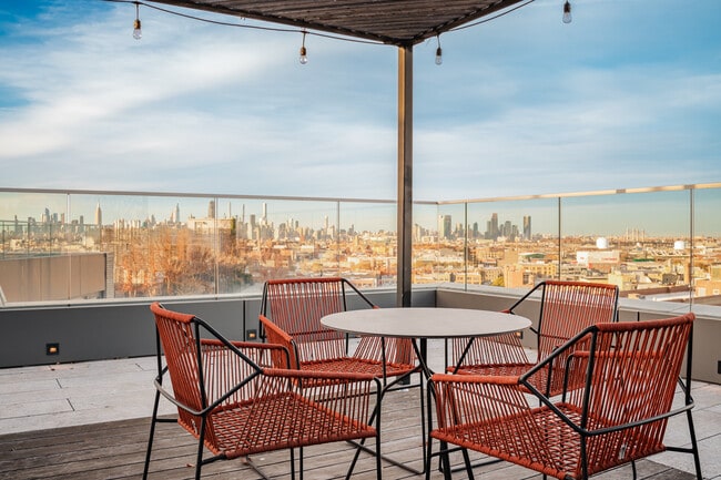 Photo - Denizen BSHWK