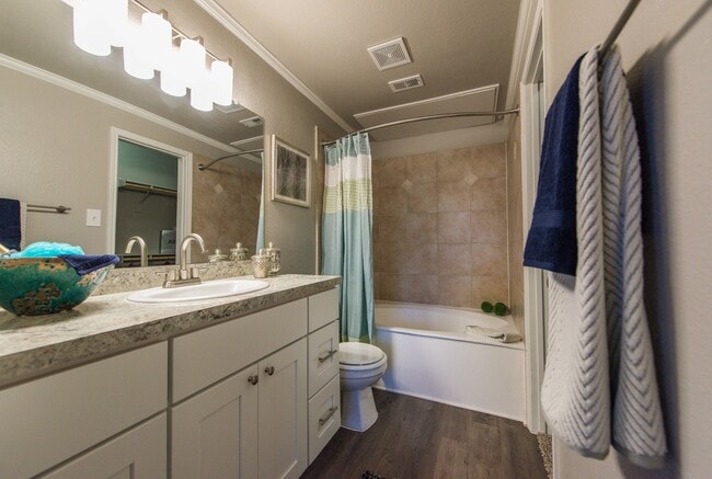 Full Bathroom