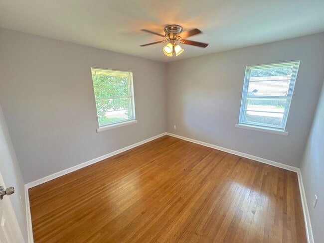 Photo - 4493 Westmont Rd