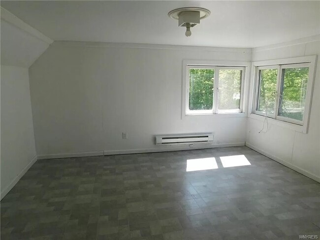 Photo - 395 Davey St Unit Upper