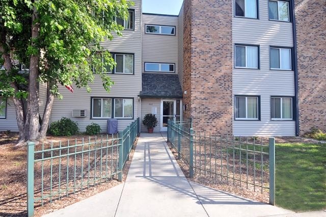 Photo - Lincoln Place Apartments