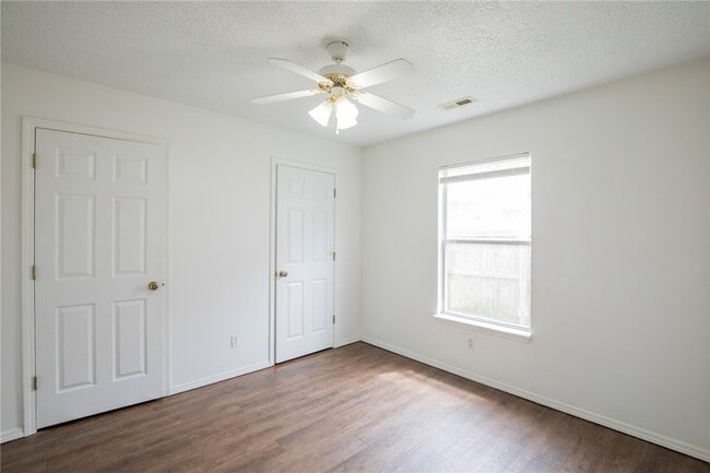 Photo - 2509 Parkcrest Dr