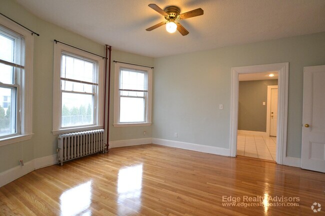 Building Photo - 22 Everett Sq Unit 1 Rental