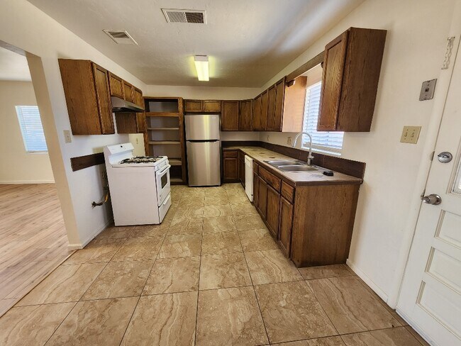 Photo - 216 N Casa Grande Ave